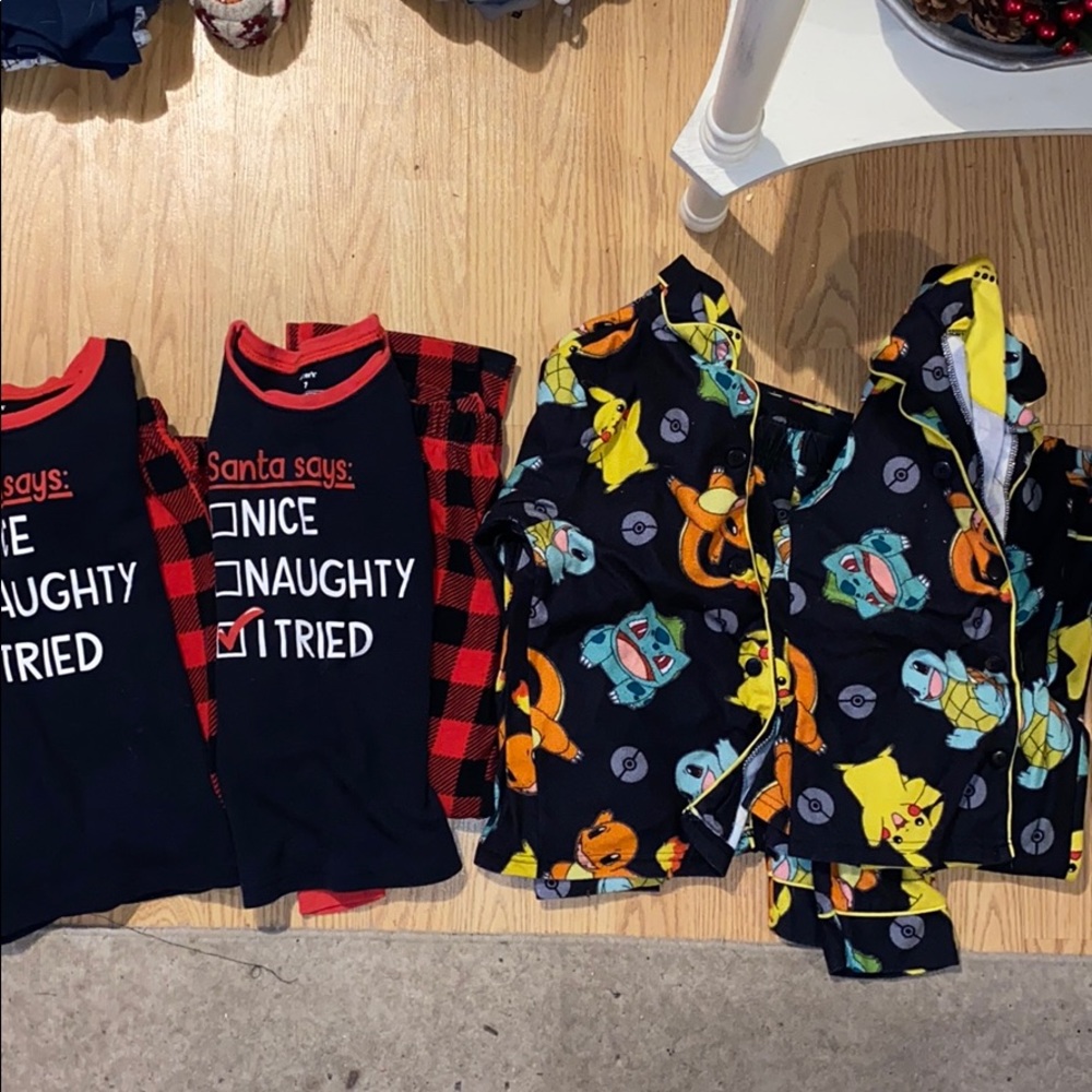Set of boys pajamas size 6/7